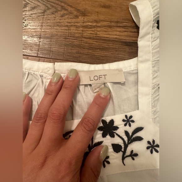 Embroidered Top - Picture 3 of 4